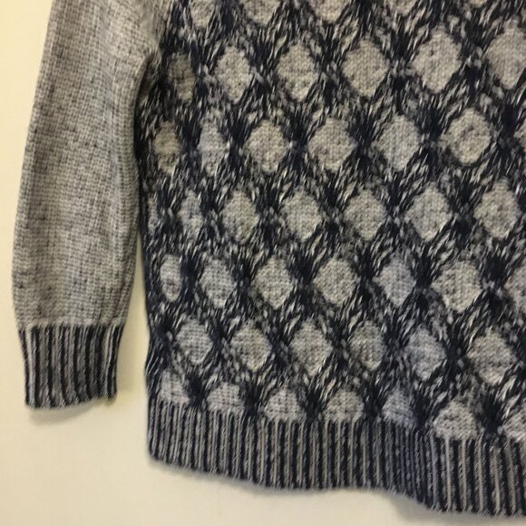 Banana Republic Cable Knit Cropped 3/4 Sleeve Sweater Top - Picture 7 of 13